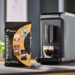 Tchibo Esperto mini Kaffeevollautomat mit Mahlwerk, kompakte Kaffeemaschine mit Touch-Display, Grau – Bild 4