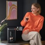 Tchibo Esperto mini Kaffeevollautomat Schwarz, Kegelmahlwerk, Touch-Display, inkl. Probierset – Bild 2